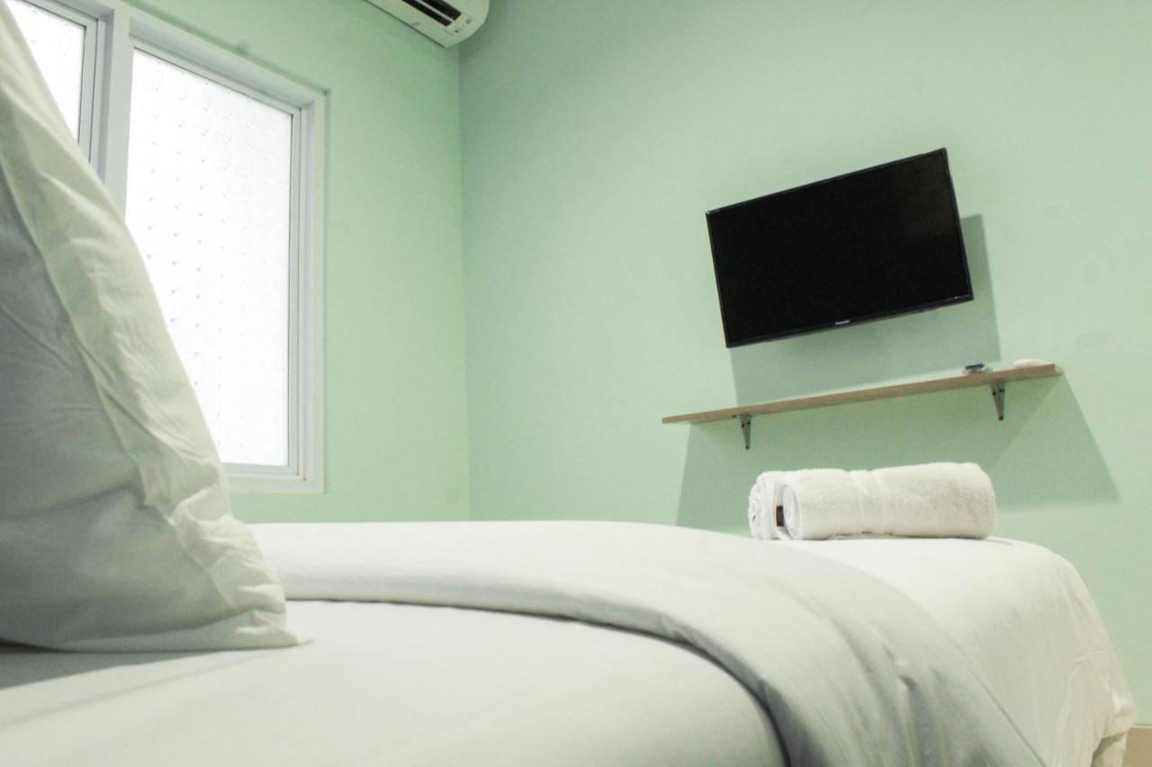 Simple At Way Seputih Near Park By Travelio *